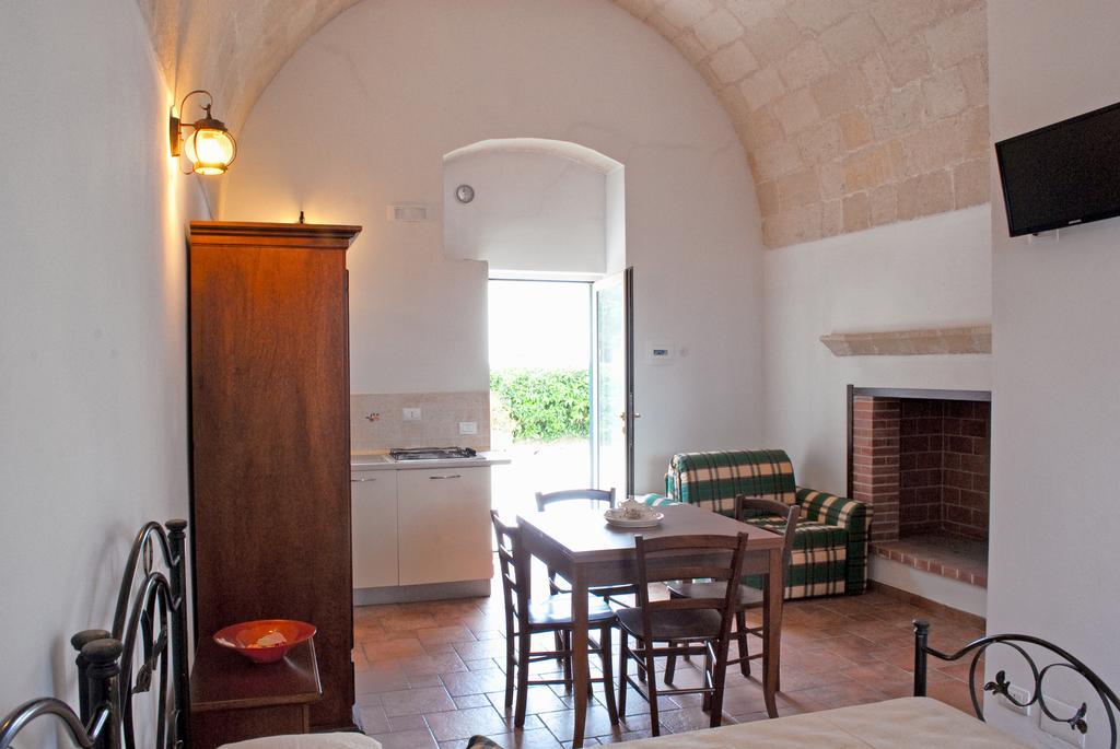Masseria Strada Agriturismo Джиноза Номер фото