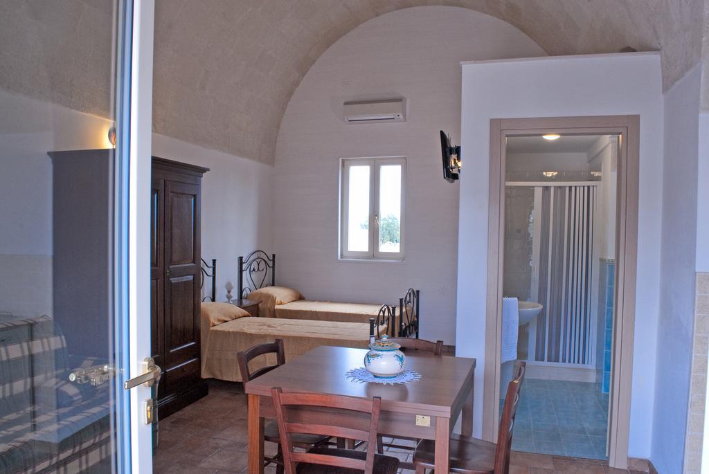 Masseria Strada Agriturismo Джиноза Номер фото